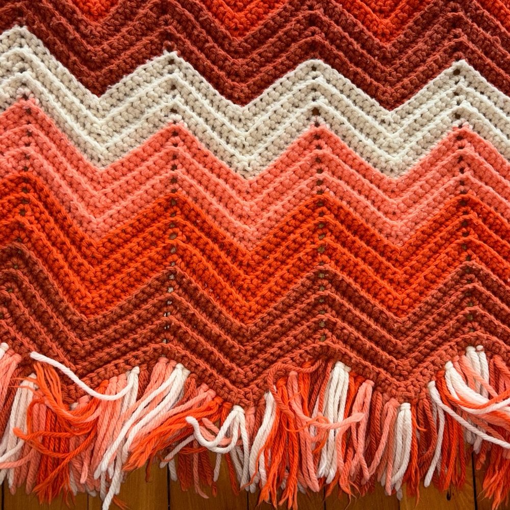 Vintage 70’s zigzag chevron crochet afghan blanket in salmon 78”x54”